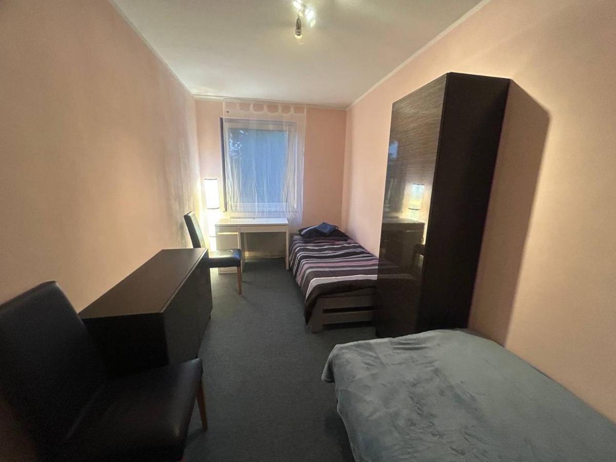 2 1min Messe Appartement Cologne